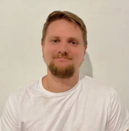 Sebastián - Director General